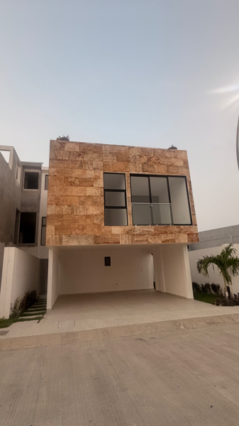 Residencia nueva en fraccionamiento Punto lomas