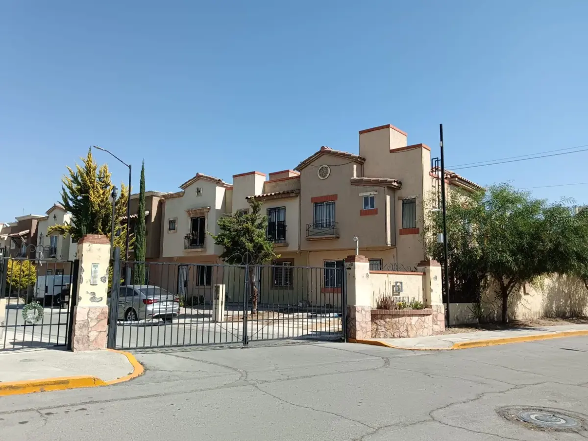 Casa en venta en Real Toledo, Pachuca de Soto — foto 1 de 31