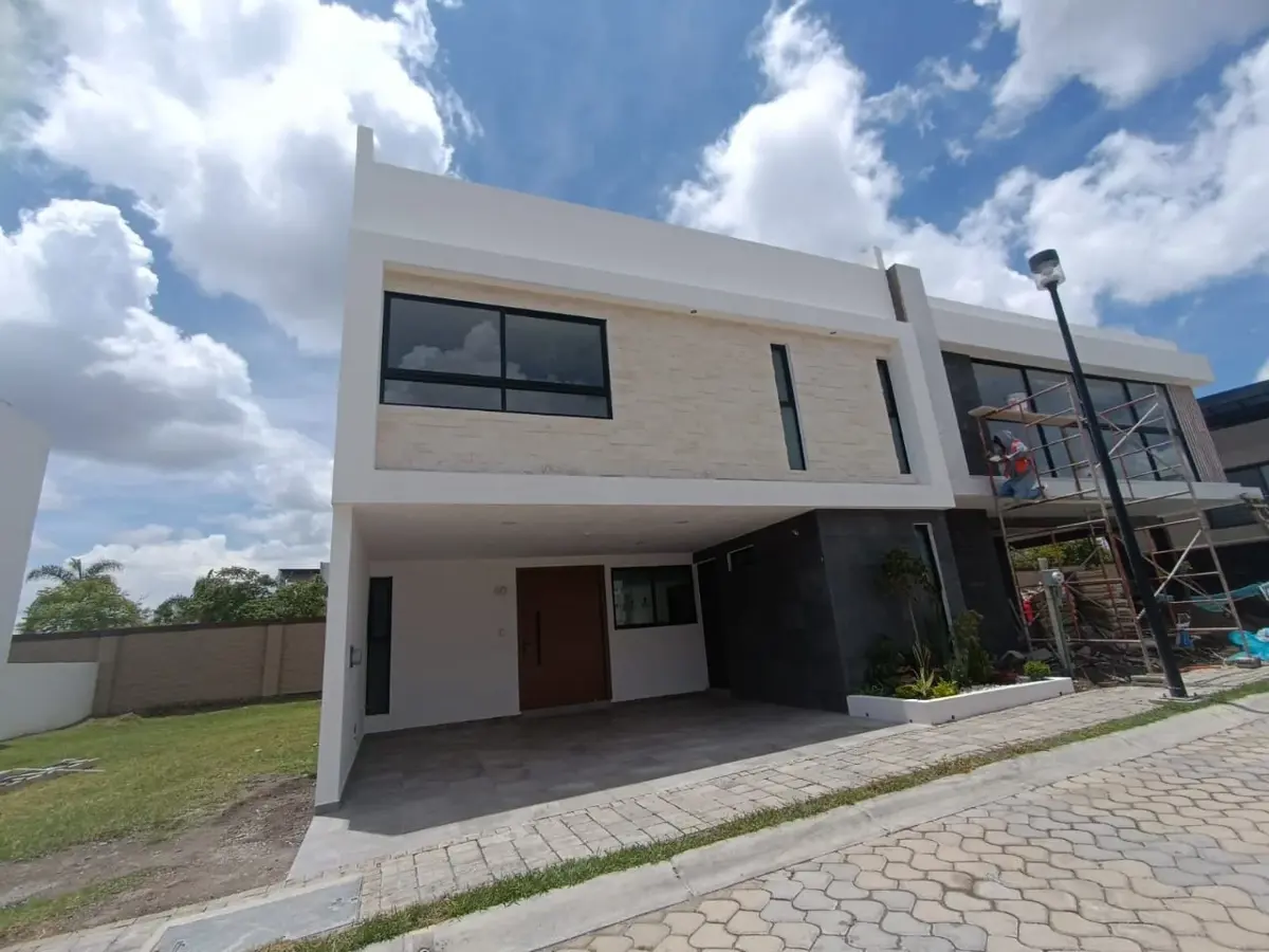 Casa en venta en Lomas de Angelópolis, San Andrés Cholula — foto 1 de 23