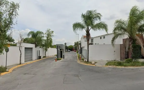 Casa en venta en Las Lomas, García — foto 2 de 17