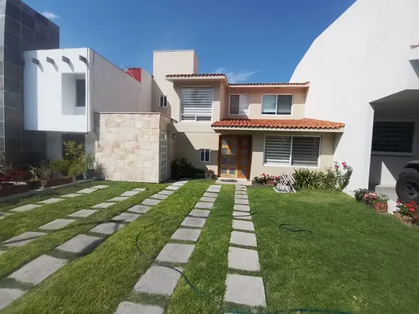 Casa en renta colinas del cimatario