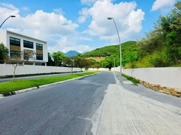 Terreno en venta en El Uro, Monterrey — foto 2 de 17