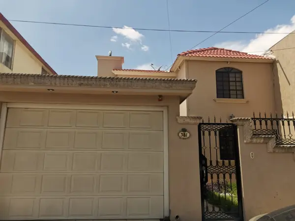 Casa muy bien ubicada la Florida, Cerca de Plaza Patio Saltillo
