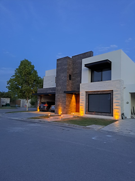 Casa en Venta en Las Villas, Torreón - Amplia, Moderna y Bien Ubicada