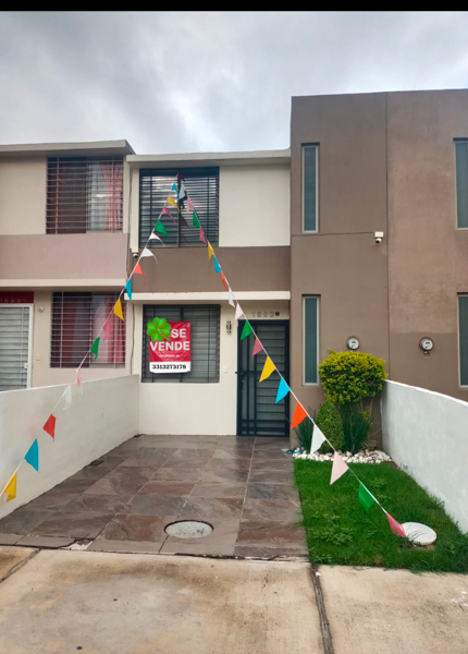 Casa en Venta en Zona Tesistán, Zapopan - Propiedad en Fraccionamiento Cerrado