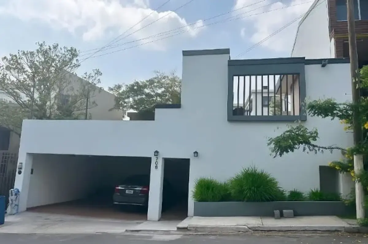 Casa en venta en Lomas del Roble, San Nicolás de los Garza — foto 1 de 16