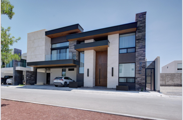 Casa en venta con acabados de alta gama en Rincón de Los Encinos