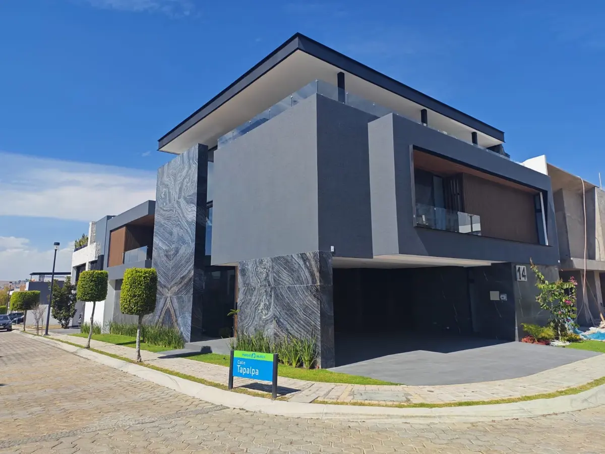 Casa en venta en Lomas de Angelópolis, Ocoyucan — foto 1 de 47