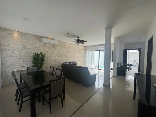 Casa en venta en Lomas de la Rioja, Alvarado — foto 3 de 8