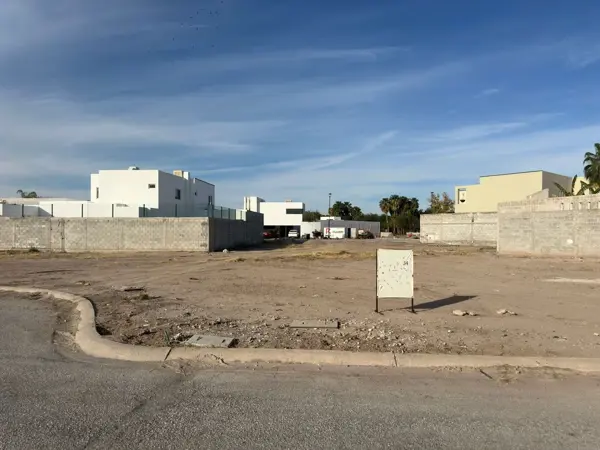 Terreno en venta en Hacienda del Rosario, Torreón — foto 2 de 3