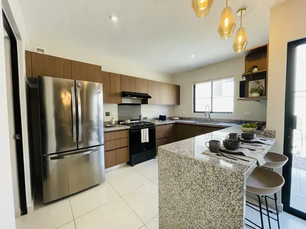 Casa en venta en Murano, García — foto 2 de 17