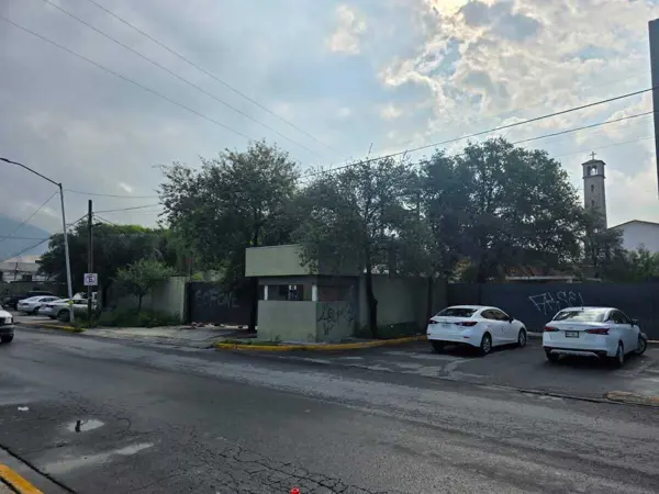 Edificio en venta en La Fama, Santa Catarina — foto 2 de 12