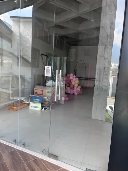 Local en renta en Mitras Poniente, García — foto 2 de 14