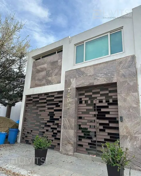 Casa en venta en Jardines de Andalucia, Guadalupe — foto 2 de 12