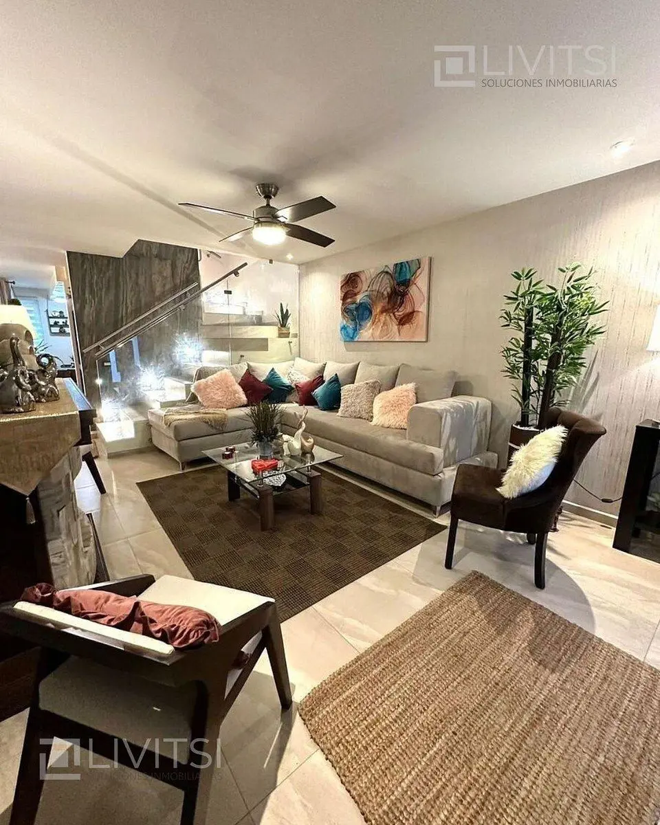 Casa en venta en Jardines de Andalucia, Guadalupe — foto 1 de 12