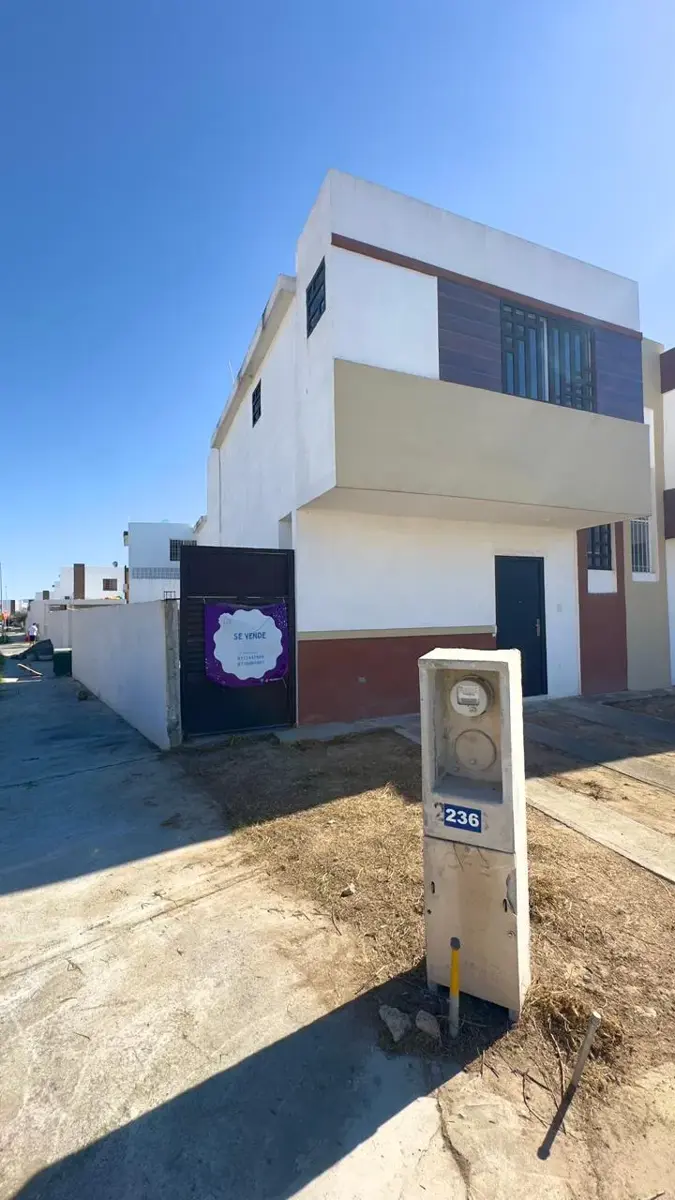 Casa en venta en Santa María, García — foto 1 de 15
