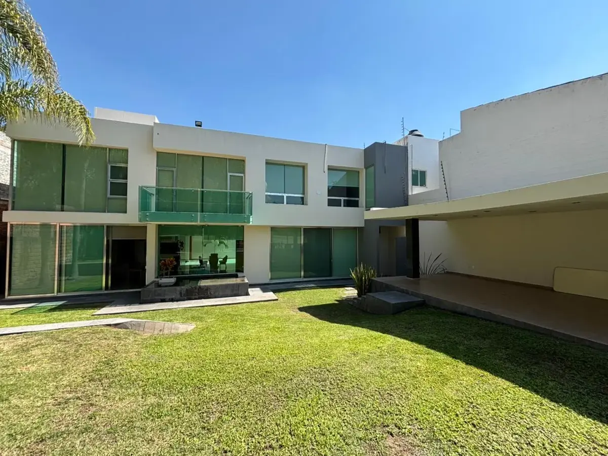 Casa en venta en Villas de Irapuato, Irapuato — foto 1 de 71