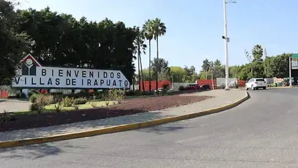 BONITA CASA EN VENTA EN PRIVADA EN VILLAS DE IRAPUATO