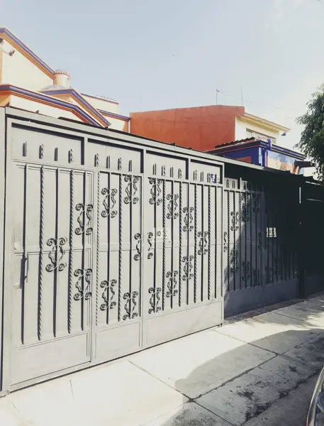 Casa en venta en Colinas del Cimatario, Querétaro - Espacio y comodidad