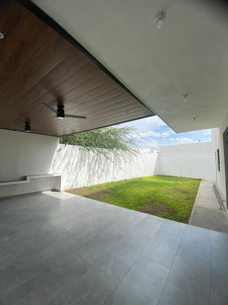 Casa en Venta en las Viñas con Recámara en Planta Baja
