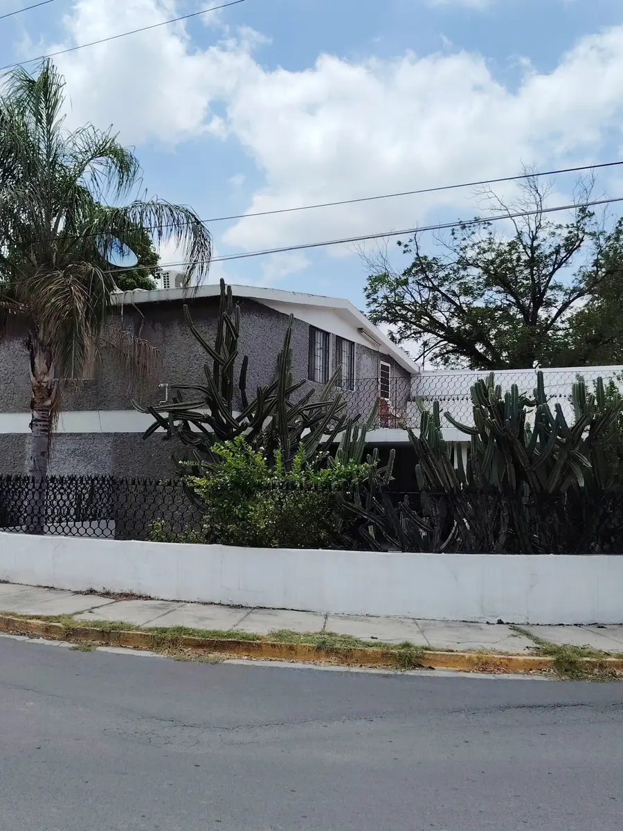 Casa en venta en Burocratas Federales, Monterrey — foto 1 de 15