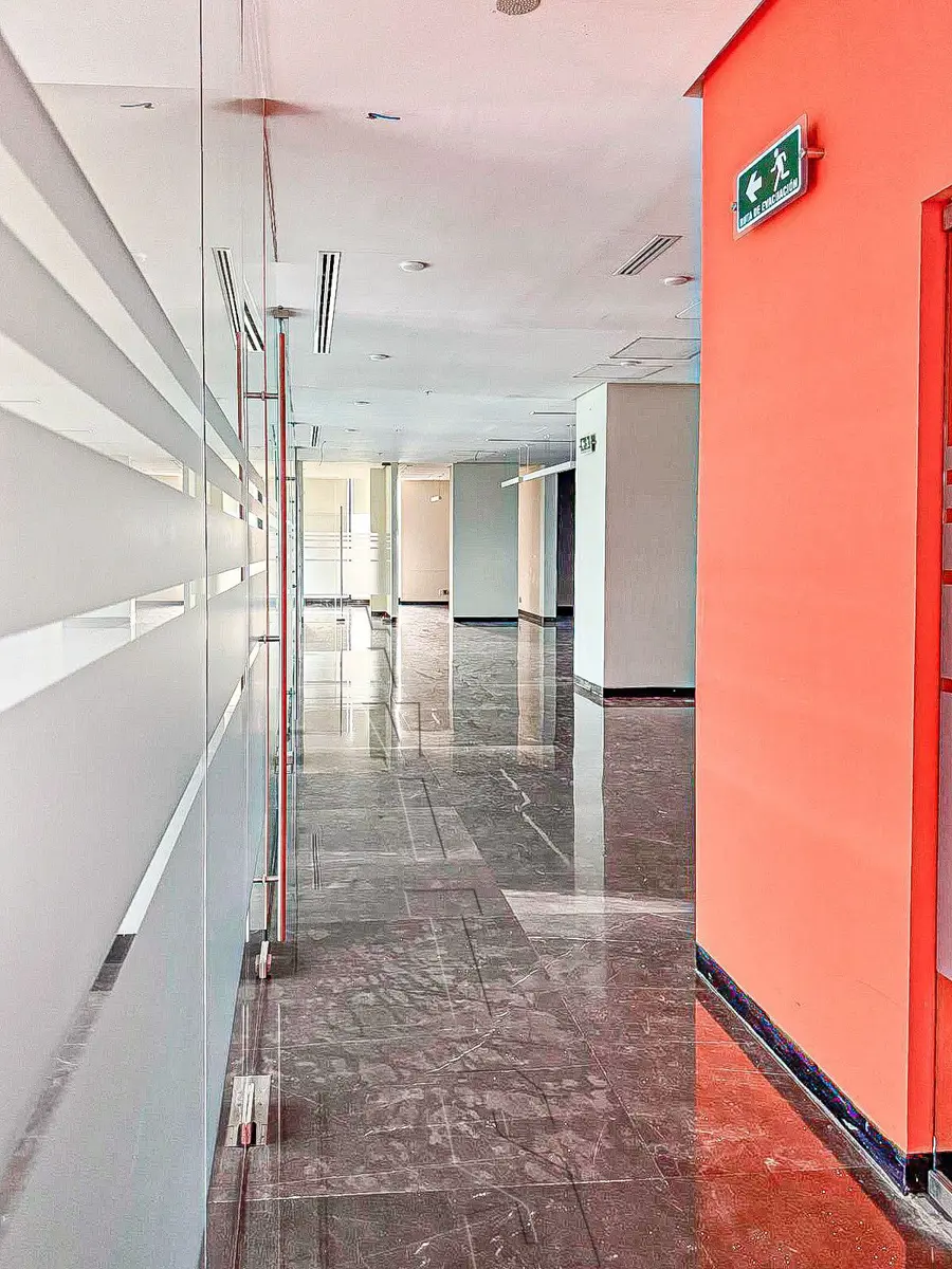Oficina en renta en Del Valle, San Pedro Garza García — foto 1 de 9