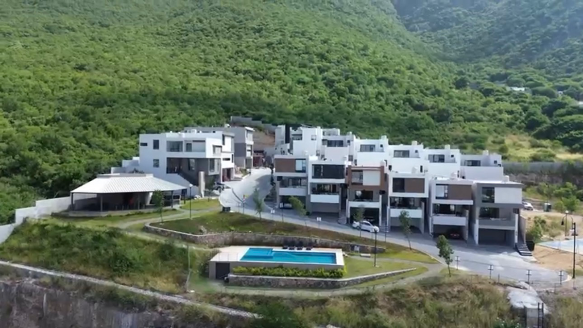 Casa en venta en Paseo del Vergel, Monterrey — foto 1 de 13
