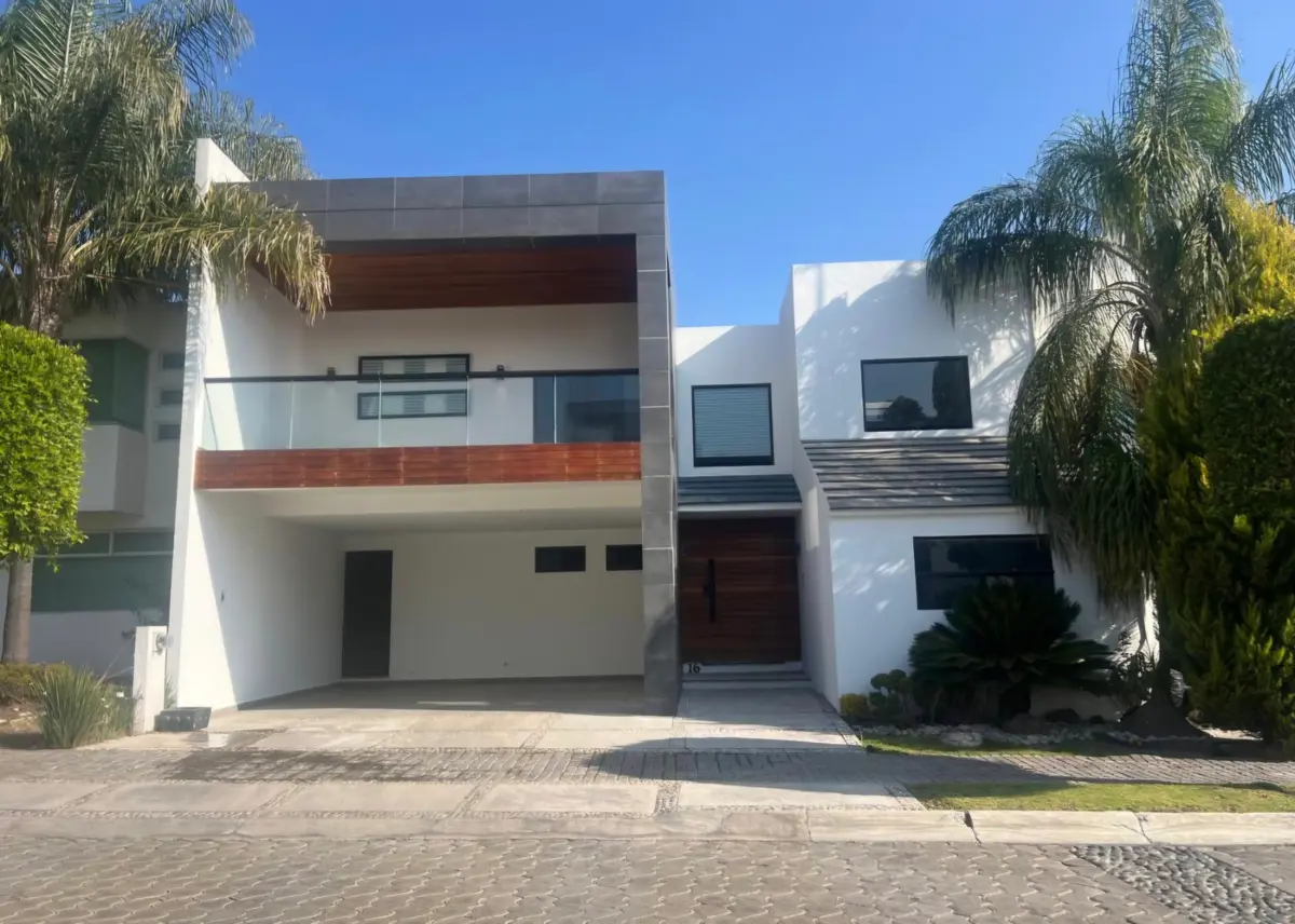 Casa en renta en Lomas de Angelópolis, San Andrés Cholula — foto 1 de 25