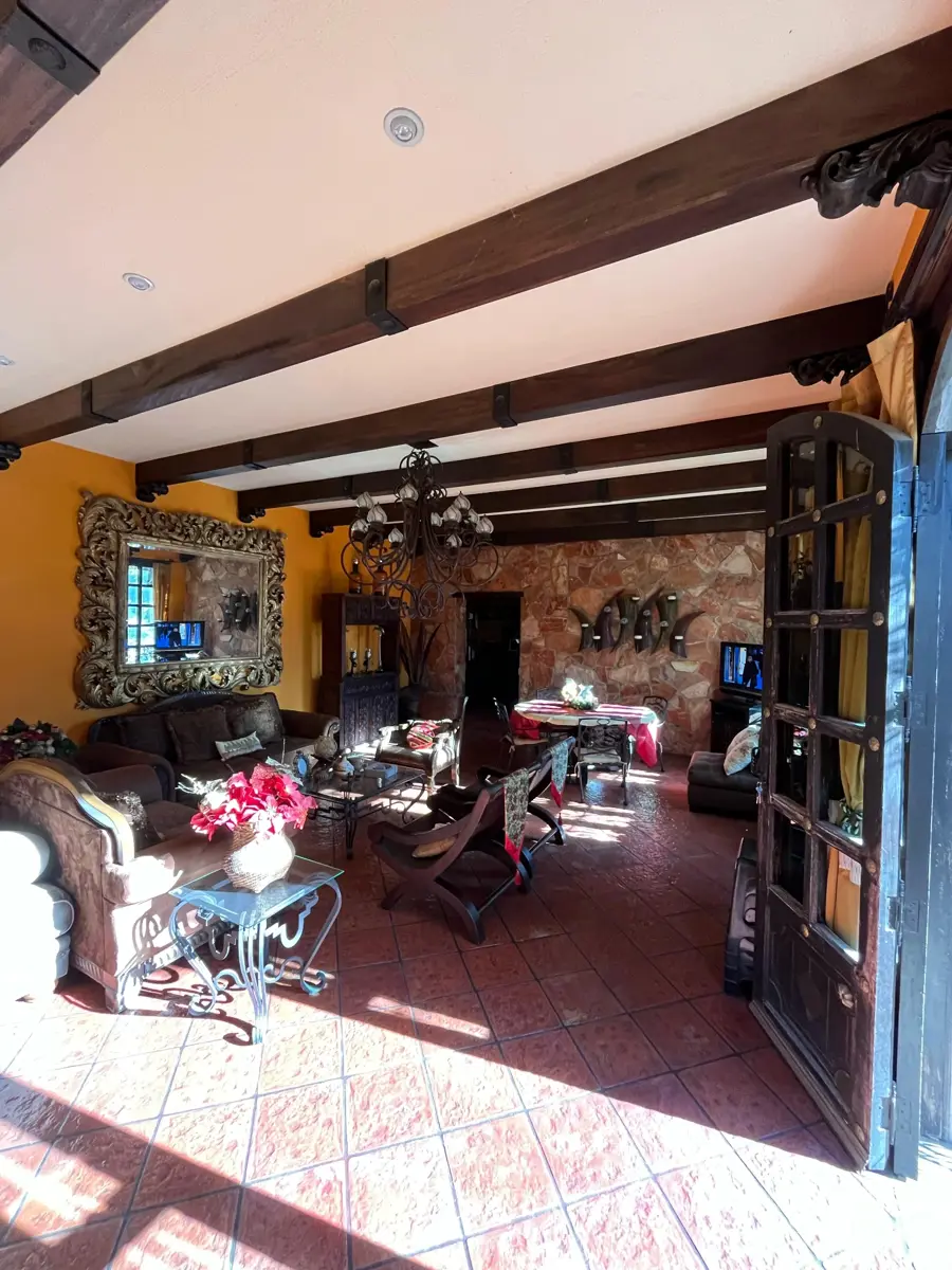 Quinta en venta en El Cerrito, San Pedro Tlaquepaque — foto 1 de 21