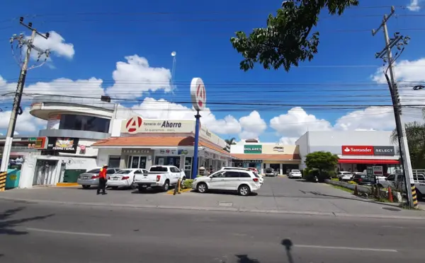 Local en renta en Jardín Real, Zapopan — foto 3 de 4