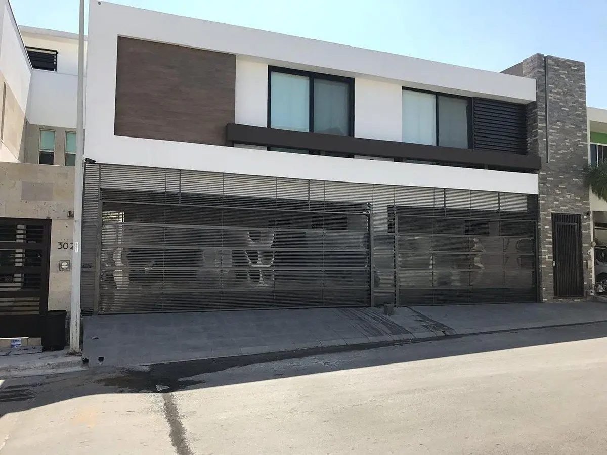 Casa en venta en Cumbres Elite 8vo Sector, Monterrey — foto 1 de 27