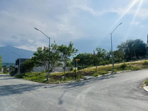 Terreno en venta en Bosques de las Misiones Sector Encino, Santiago — foto 3 de 13
