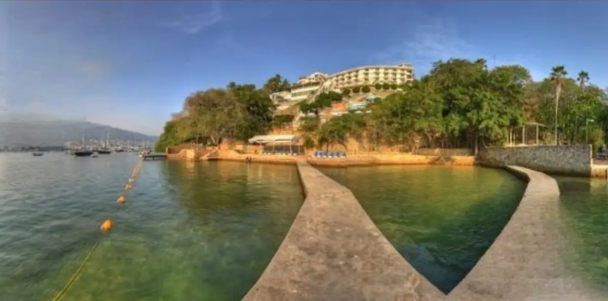 Hotel en venta en Las Playas, Acapulco de Juárez — foto 1 de 21