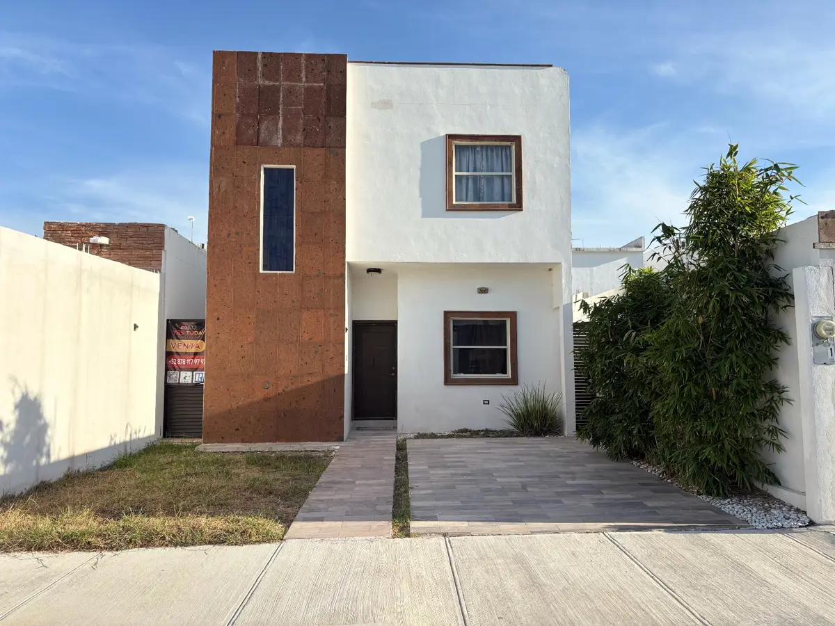 Casa en venta en Las Canteras Residencial, Piedras Negras — foto 1 de 18