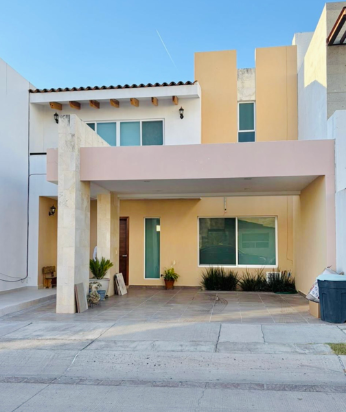 CASA AMUEBLADA | LOMAS PUNTA DEL ESTE – PUNTA PEÑASCO | 3 RECÁMARAS CADA UNA CON BAÑO COMPLETO