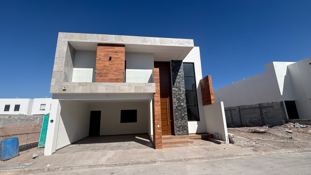Casa en venta en Los Viñedos, Torreón — foto 1 de 43