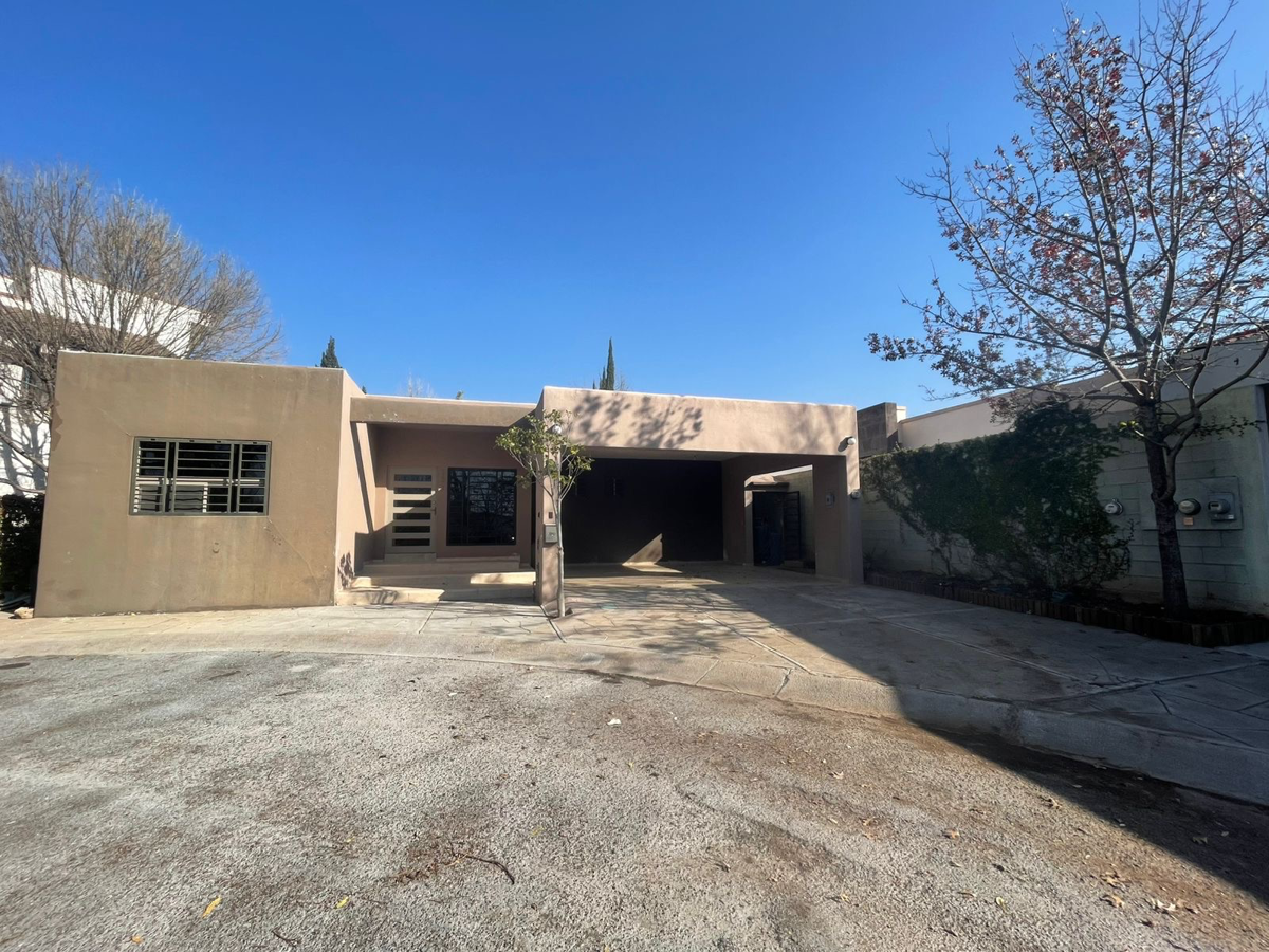 Casa en venta en Los Molinos, Saltillo — foto 1 de 25