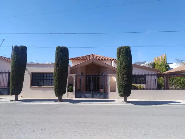 Casa de 1 planta en Venta en Los Pinos
