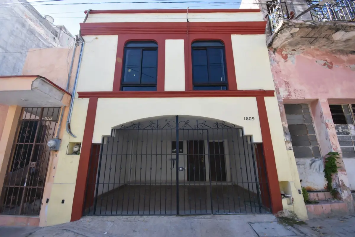 Casa en venta en Mazatlán Centro, Mazatlán — foto 1 de 46