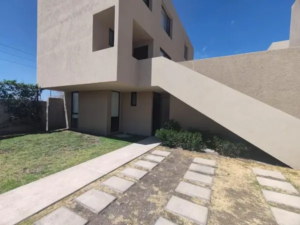 Casa en PB en Venta y Renta en Altos de Juriquilla | Jardín privado Altos Juriquilla