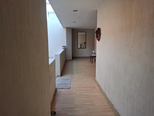 casa para remodelar, super ubicación , espacios generosos.