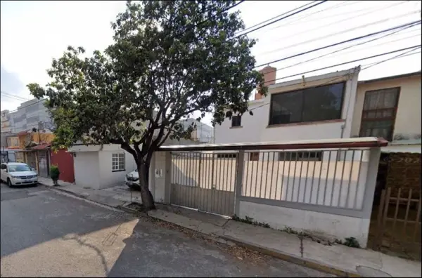 Casa en venta en Bosques del Valle 1a Sección, Coacalco de Berriozábal — foto 3 de 11