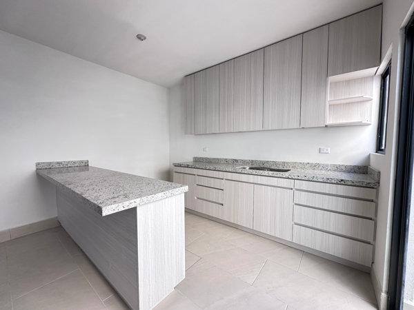 Casa en venta en Brisas Poniente, Saltillo — foto 2 de 24