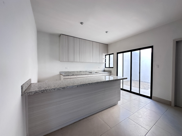 Casa en venta en Brisas Poniente, Saltillo — foto 3 de 24