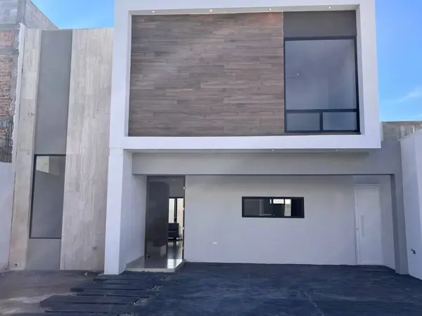 Casa en Los Viñedos: Espaciosa Propiedad Residencial en Torreón
