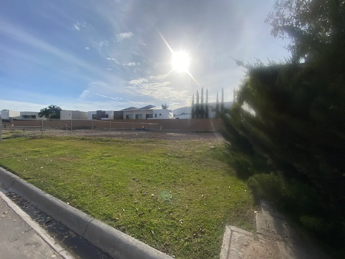 Vista 3 de TERRENO RESIDENCIAL EN VENTA – LAS VILLAS