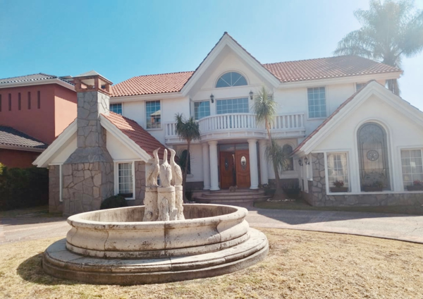 HERMOSA CASA EN VENTA EN FRACCIONAMIENTO BOSQUES DEL CAMPESTRE - 4 RECÁMARAS - ZONA NORTE DE LEÓN HERMOSA CASA EN VENTA EN FRACCIONAMIENTO BOSQUES DEL CAMPESTRE - 4 RECÁMARAS - ZONA NORTE DE LEÓN