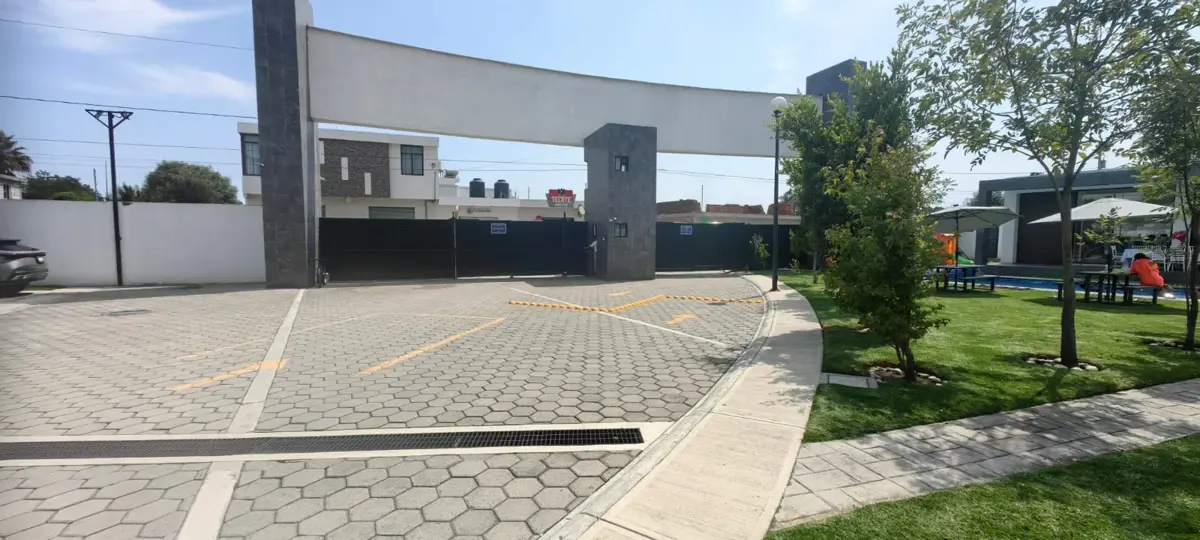 Casa en venta en San Francisco Ocotlán (Ocotlán), Coronango — foto 1 de 22