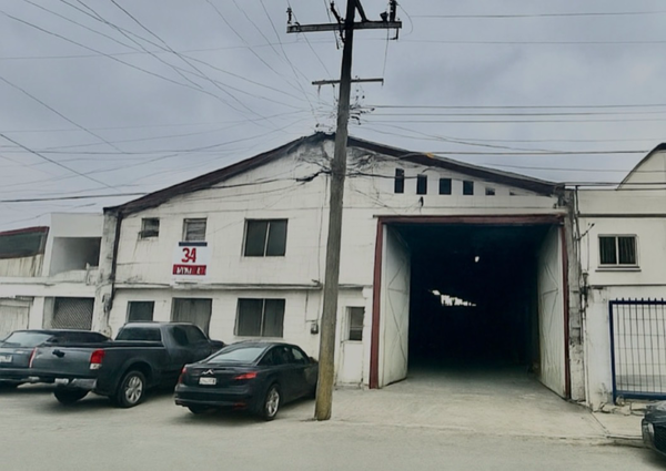Bodega remodelada en Renta - Centro de Monterrey