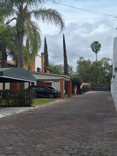 Renta Casa Colinas del Bosque en Privada 5 Recámaras Corregidora Querétaro